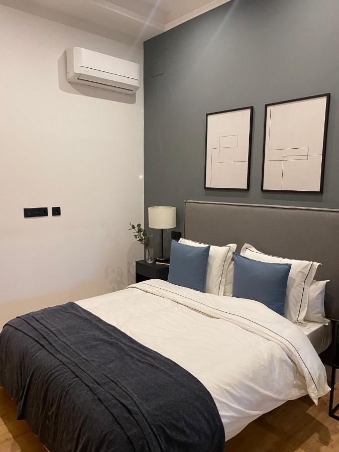 Apartmán Exyca Embajadores Madrid Exteriér fotografie