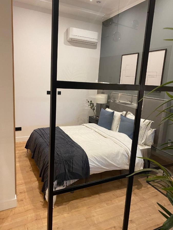 Apartmán Exyca Embajadores Madrid Exteriér fotografie
